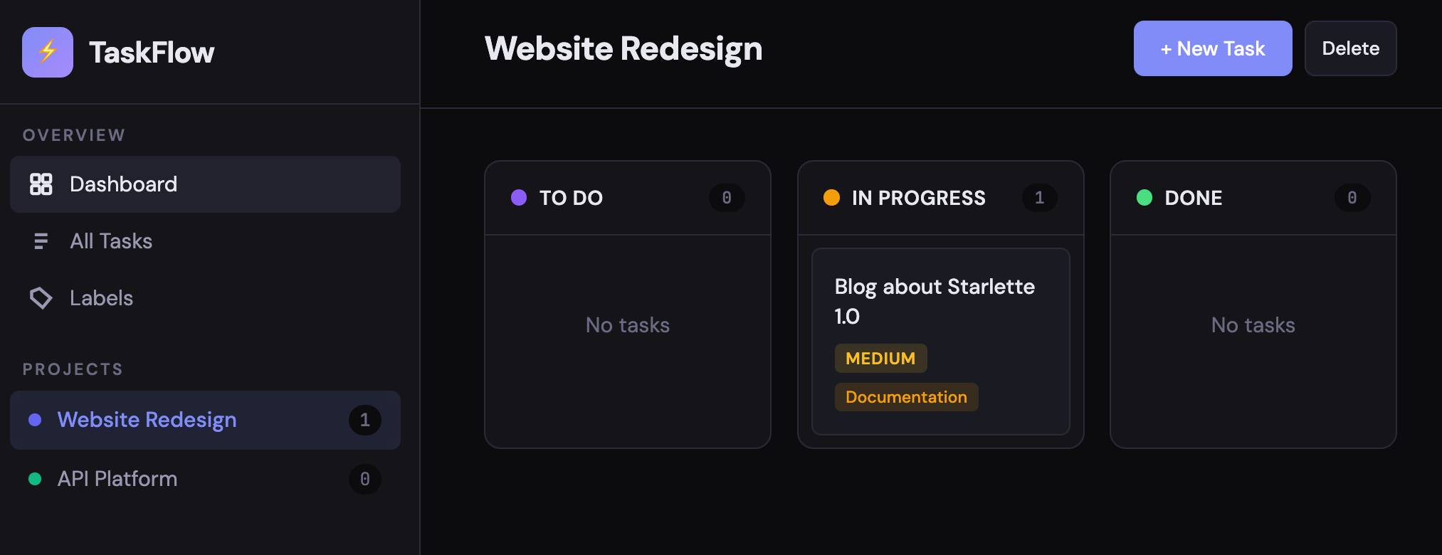 Claude가 생성한 Starlette 기반 작업 관리 앱 'TaskFlow'의 칸반 보드 UI이다.