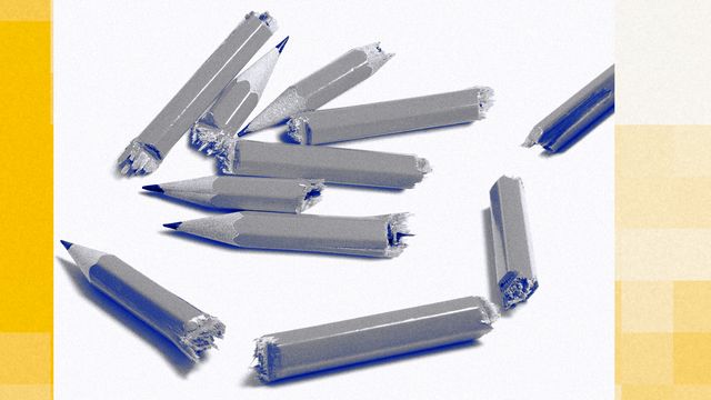 부러진 연필들이 흩어져 있는 이미지로, AI가 인간의 창작이나 기록 영역을 침범하는 것에 대한 저항감을 상징합니다.