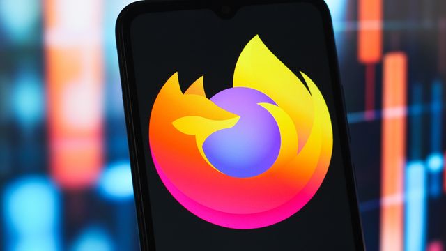Mozilla가 Anthropic의 Mythos를 사용하여 Firefox의 버그 271개를 수정했다는 뉴스 카드.