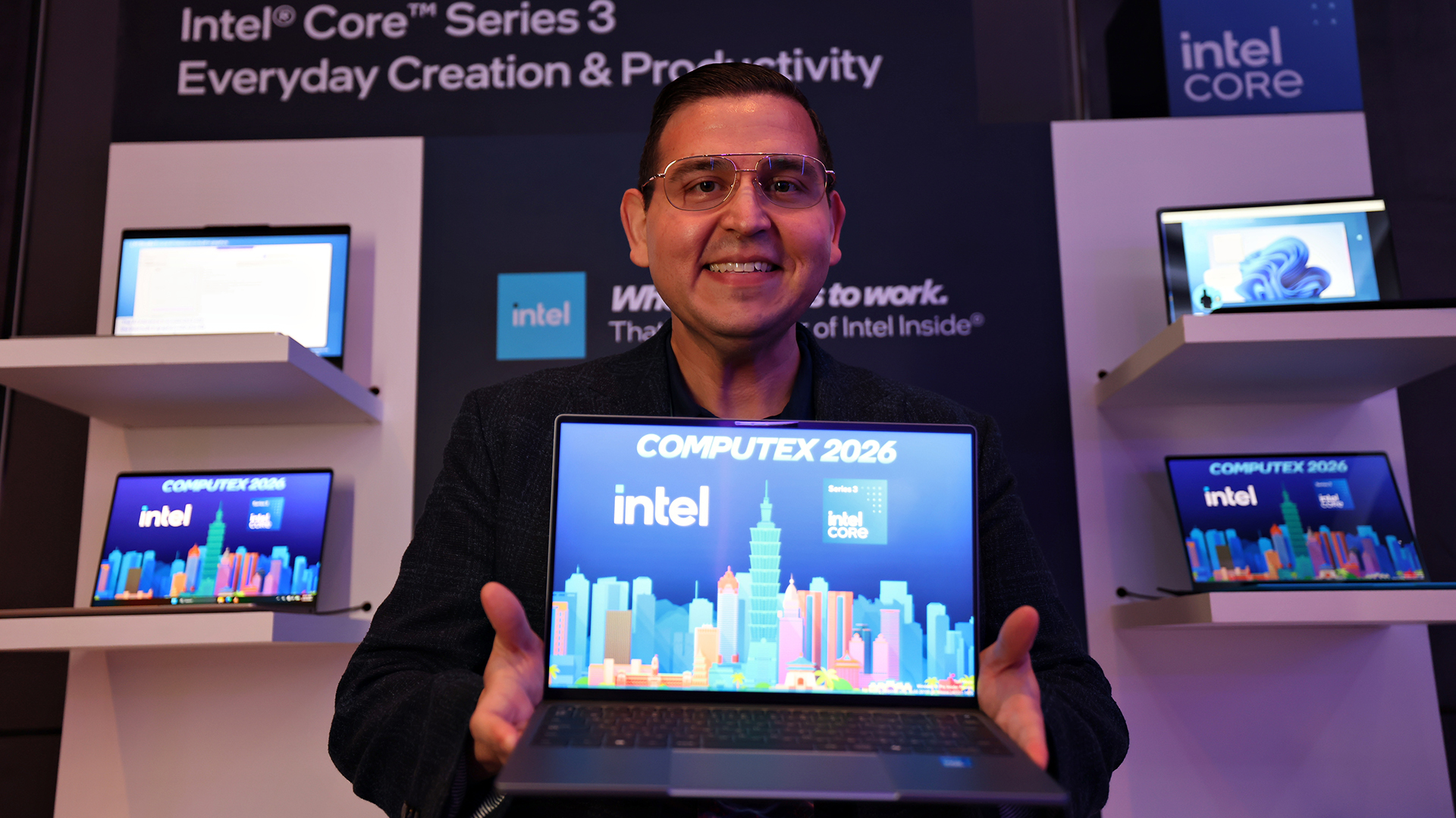 Intel Core Series 3 프로세서가 탑재된 신형 노트북 제품군.