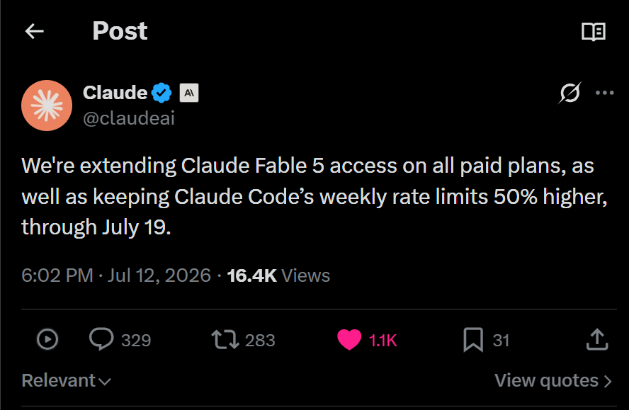 Claude 공식 계정의 공지문 스크린샷으로, Claude Fable 5 접근 연장과 Claude Code의 주간 속도 제한 50% 상향 유지 사실이 포함되어 있다.