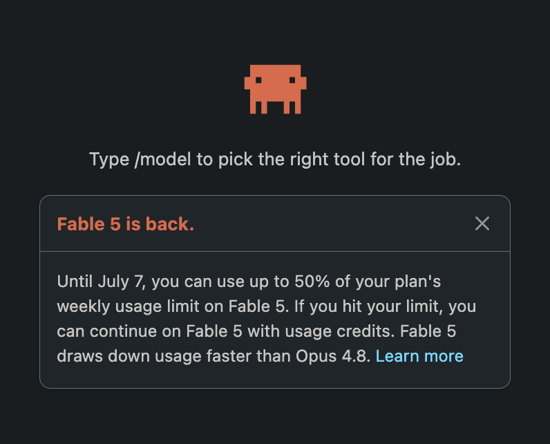 플랫폼 알림을 캡처한 스크린샷으로 Fable 5의 사용 재개와 관련된 기간·한도·크레딧·비교 문구를 포함한다.
