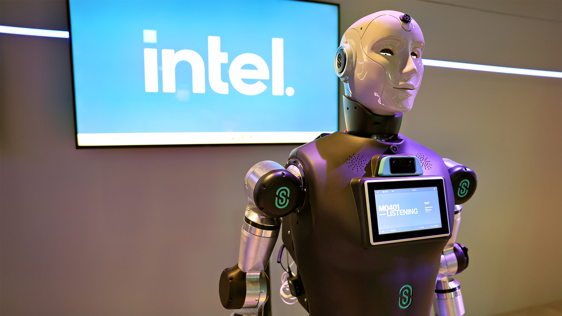 Intel Core Ultra Series 3 기반의 Oversonic Robotics의 RoBee 휴머노이드 로봇.