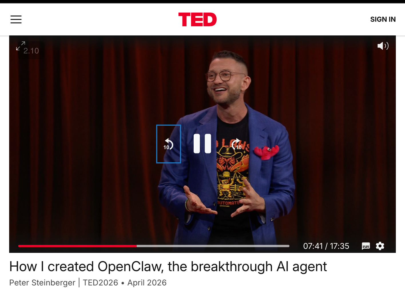 TED 무대에서 OpenClaw 프로젝트에 대해 발표하고 있는 Peter Steinberger의 모습